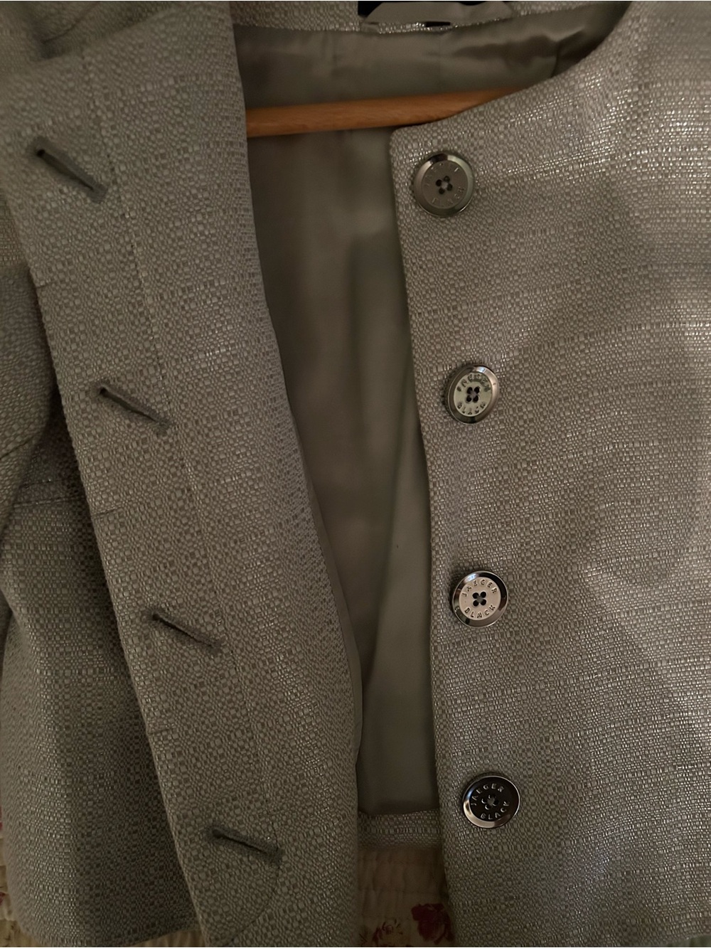 Cream Textured Cropped Jacket - Picture 4 of 5